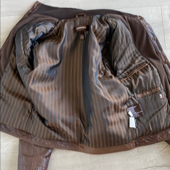 Danier Leather Jacket size xs - Picture 5 of 6